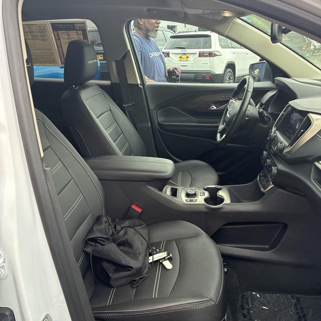 GMC Terrain Vehicle Full-screen Gallery Image 18