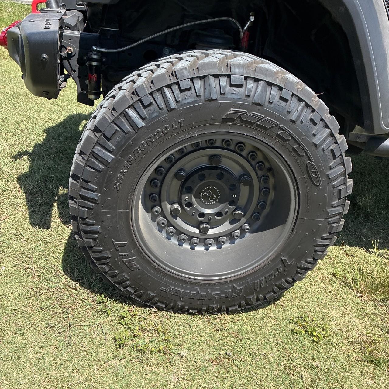 Jeep Gladiator Vehicle Full-screen Gallery Image 19