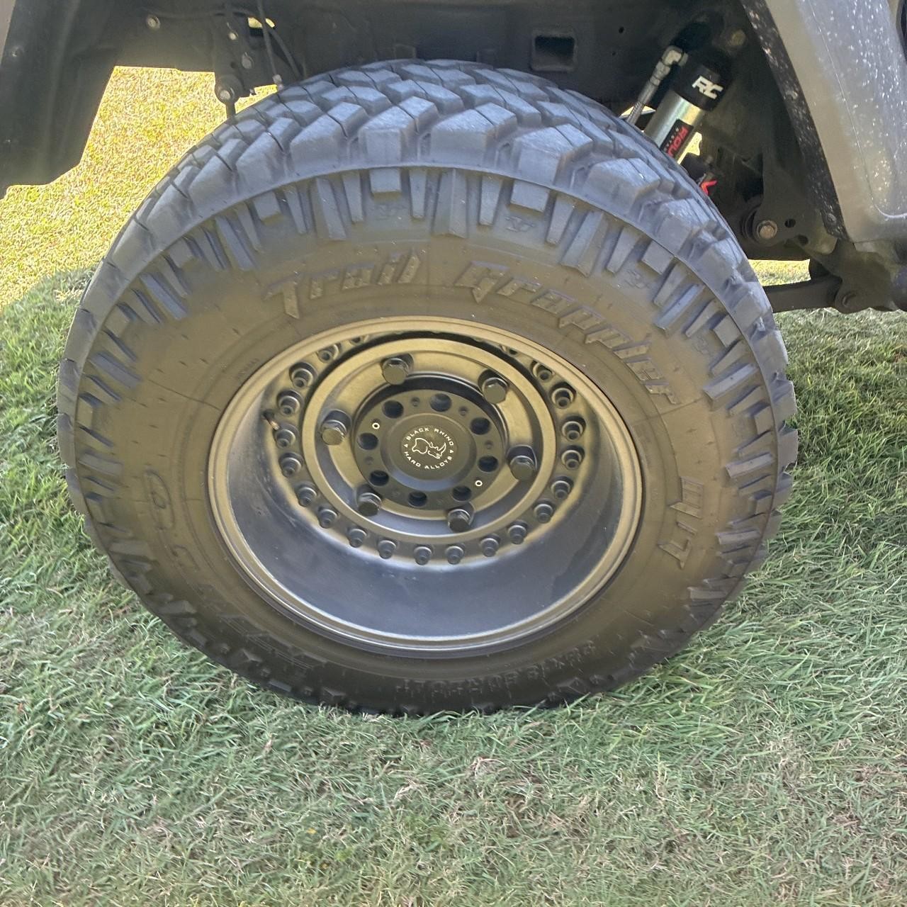 Jeep Gladiator Vehicle Full-screen Gallery Image 21