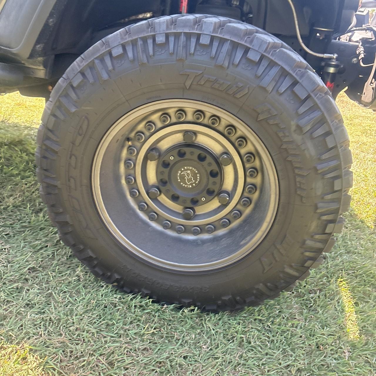 Jeep Gladiator Vehicle Full-screen Gallery Image 22