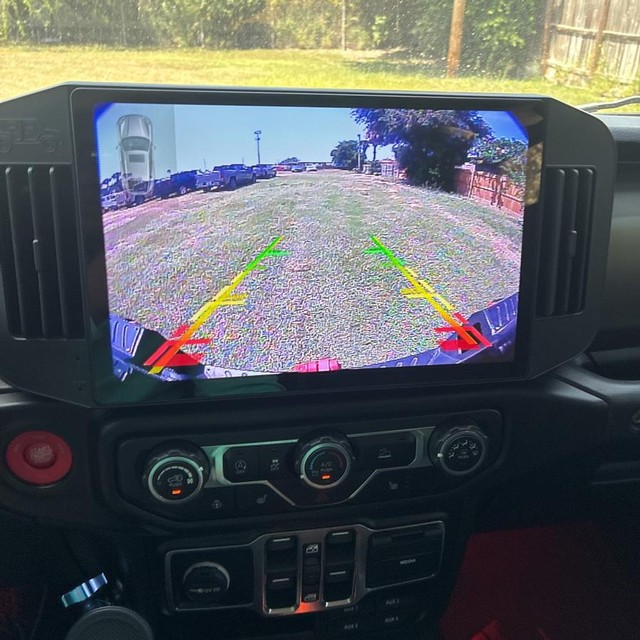 Jeep Gladiator Vehicle Full-screen Gallery Image 15