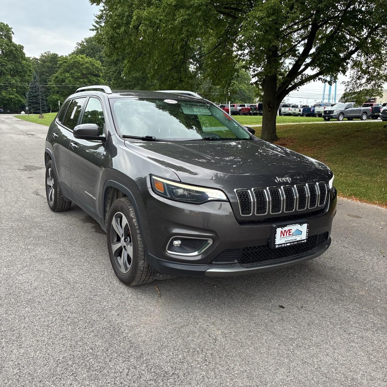 Jeep Cherokee Vehicle Full-screen Gallery Image 7