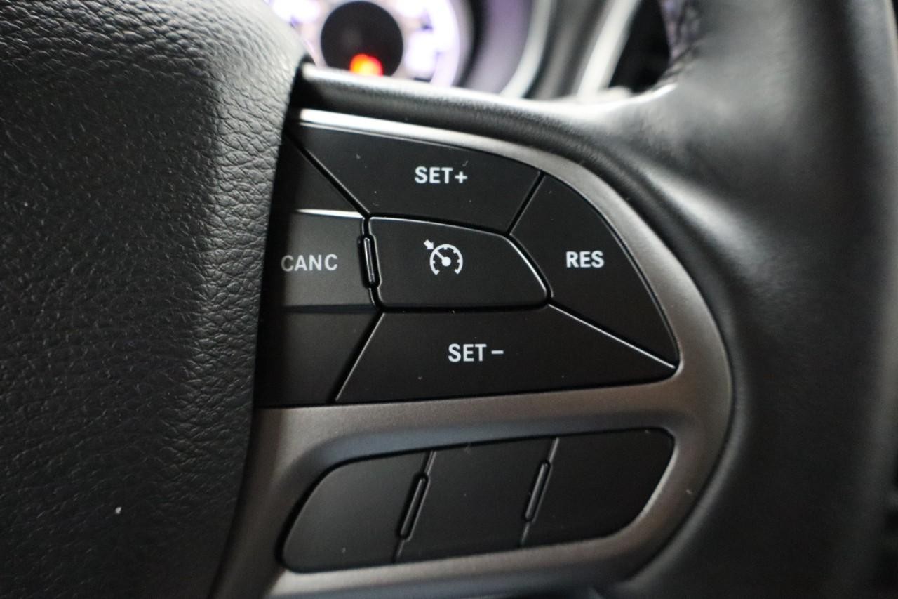 Jeep Cherokee Vehicle Full-screen Gallery Image 15
