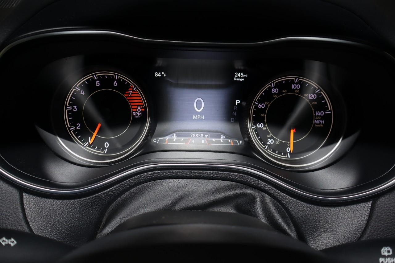 Jeep Cherokee Vehicle Full-screen Gallery Image 16