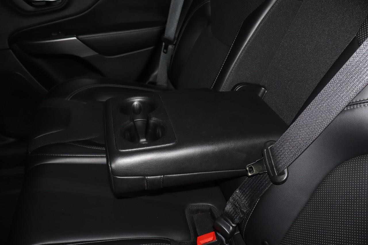 Jeep Cherokee Vehicle Full-screen Gallery Image 25