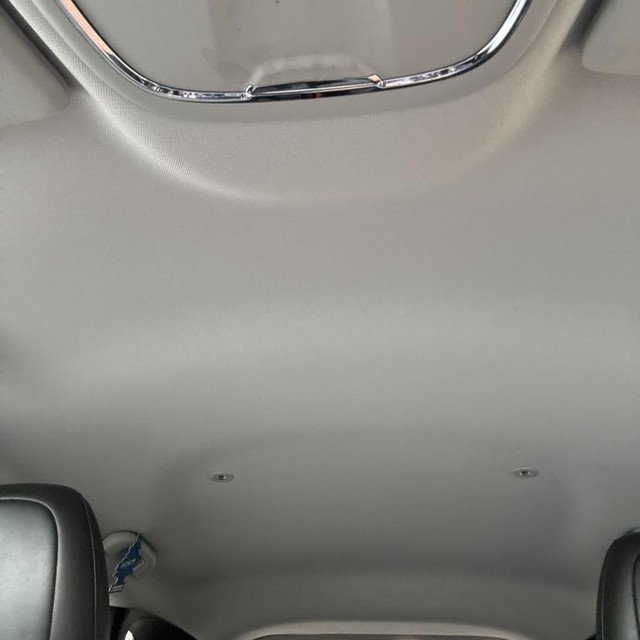 Jeep Cherokee Vehicle Full-screen Gallery Image 13