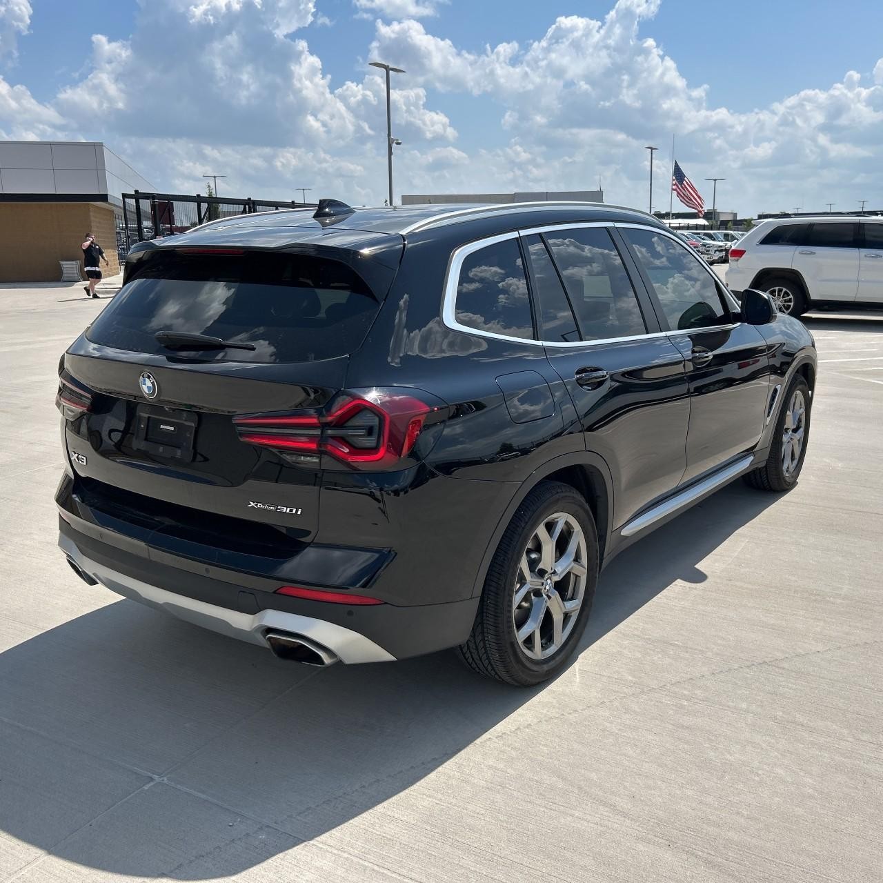 BMW X3 Vehicle Full-screen Gallery Image 6