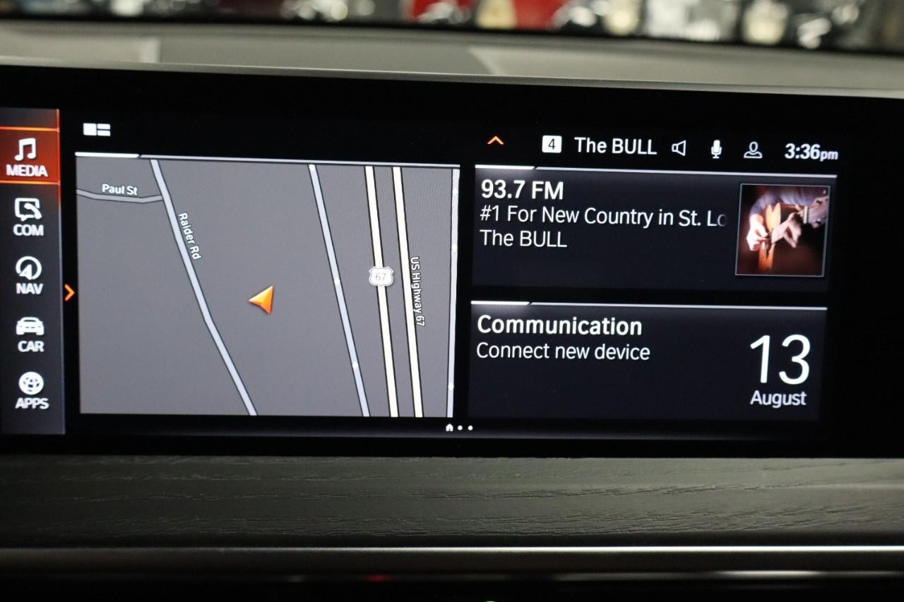 BMW X3 Vehicle Full-screen Gallery Image 21