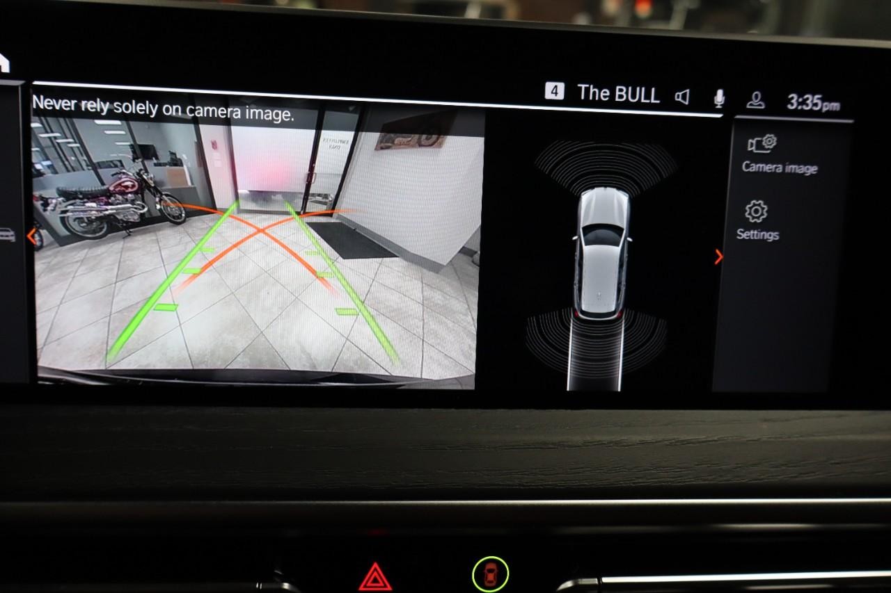 BMW X3 Vehicle Full-screen Gallery Image 22