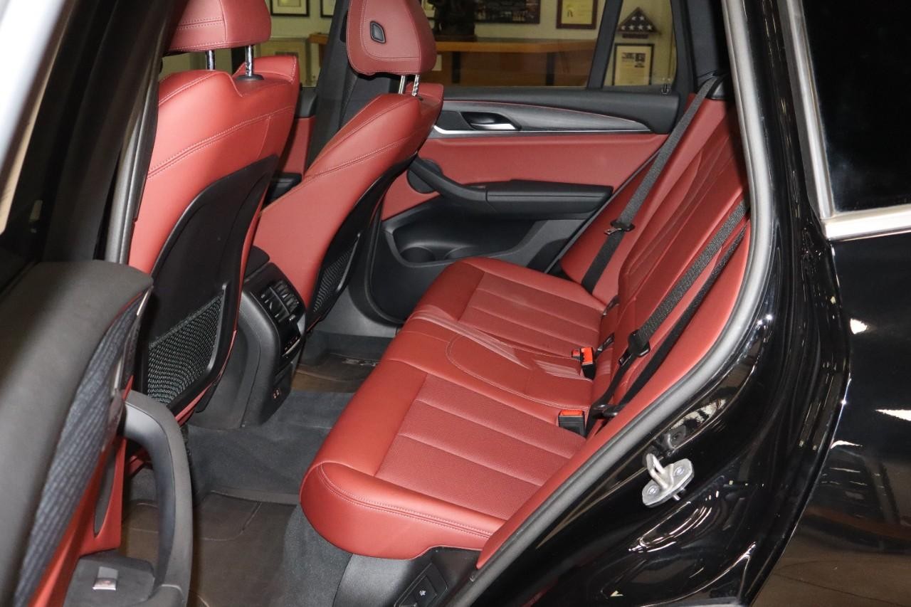 BMW X3 Vehicle Full-screen Gallery Image 28