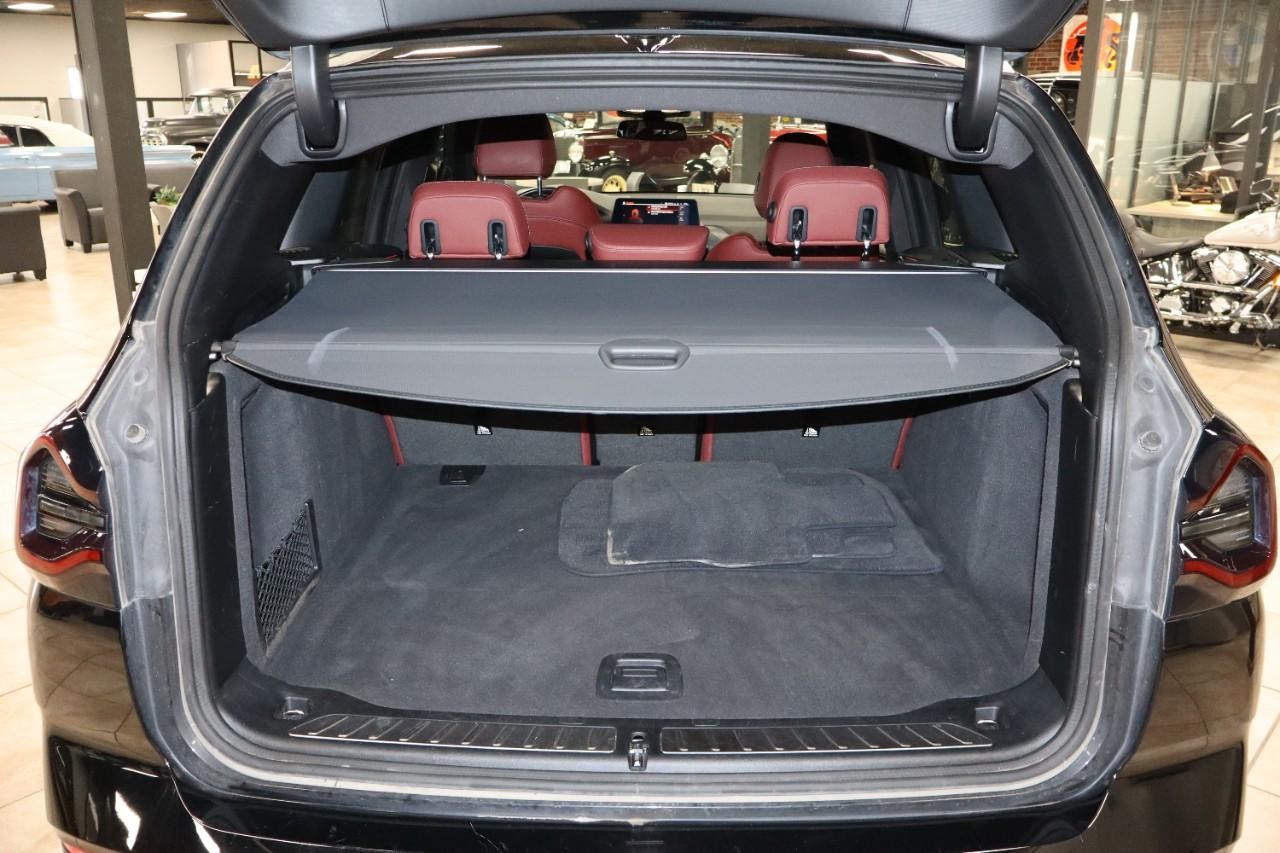 BMW X3 Vehicle Full-screen Gallery Image 31