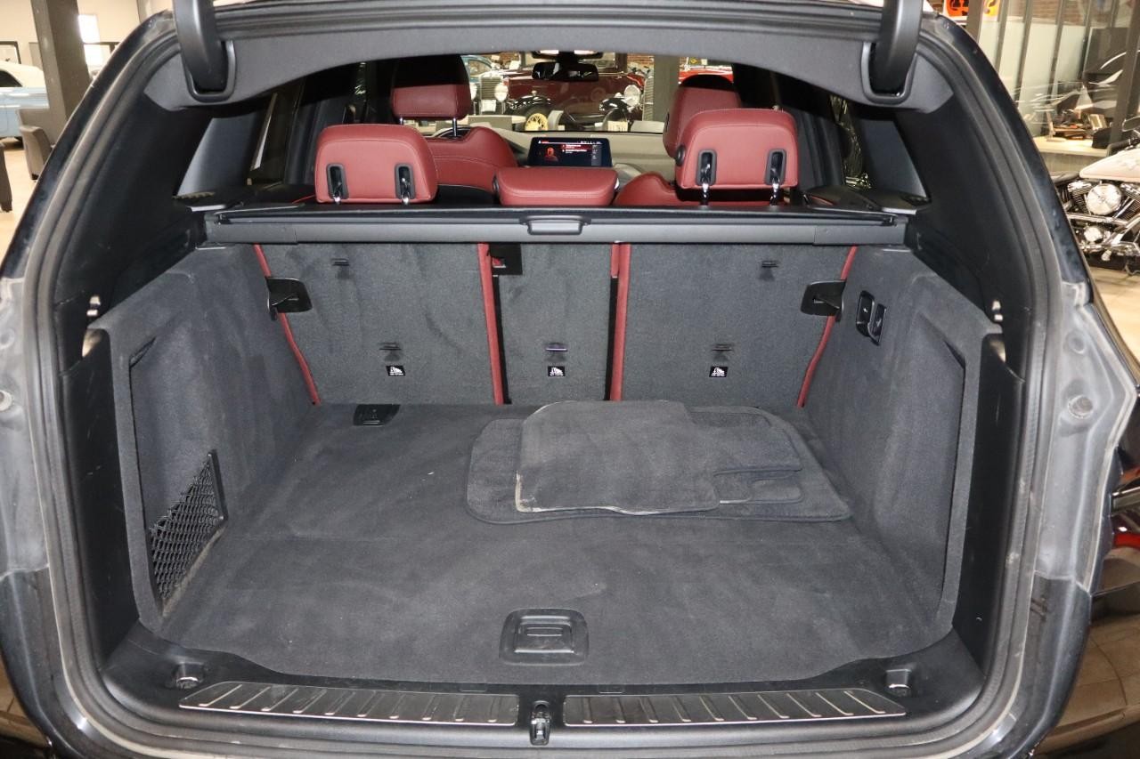 BMW X3 Vehicle Full-screen Gallery Image 32