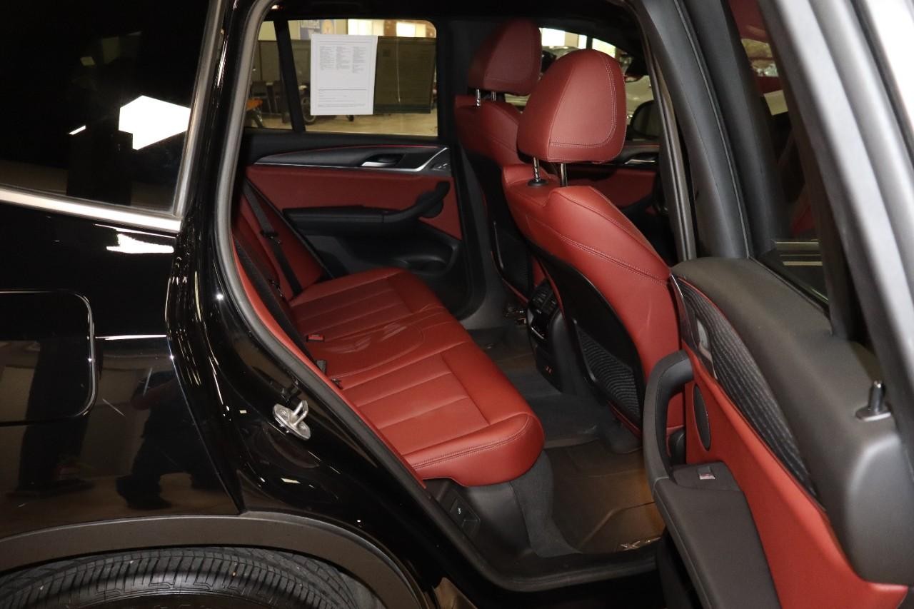 BMW X3 Vehicle Full-screen Gallery Image 33