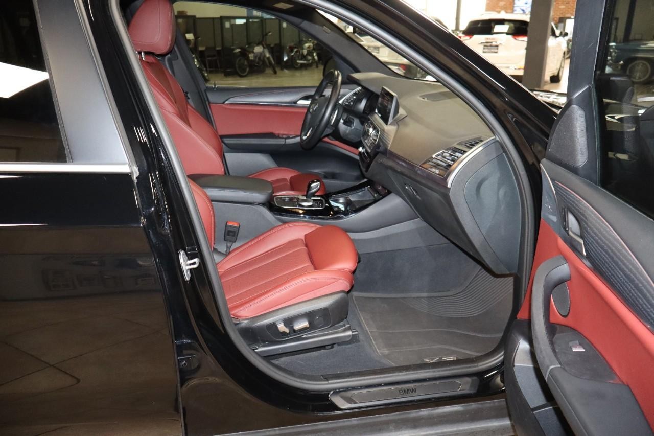 BMW X3 Vehicle Full-screen Gallery Image 35