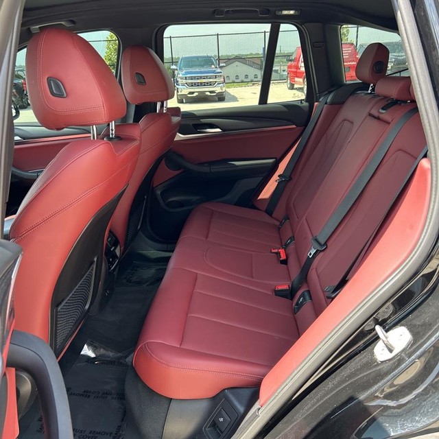 BMW X3 Vehicle Full-screen Gallery Image 19