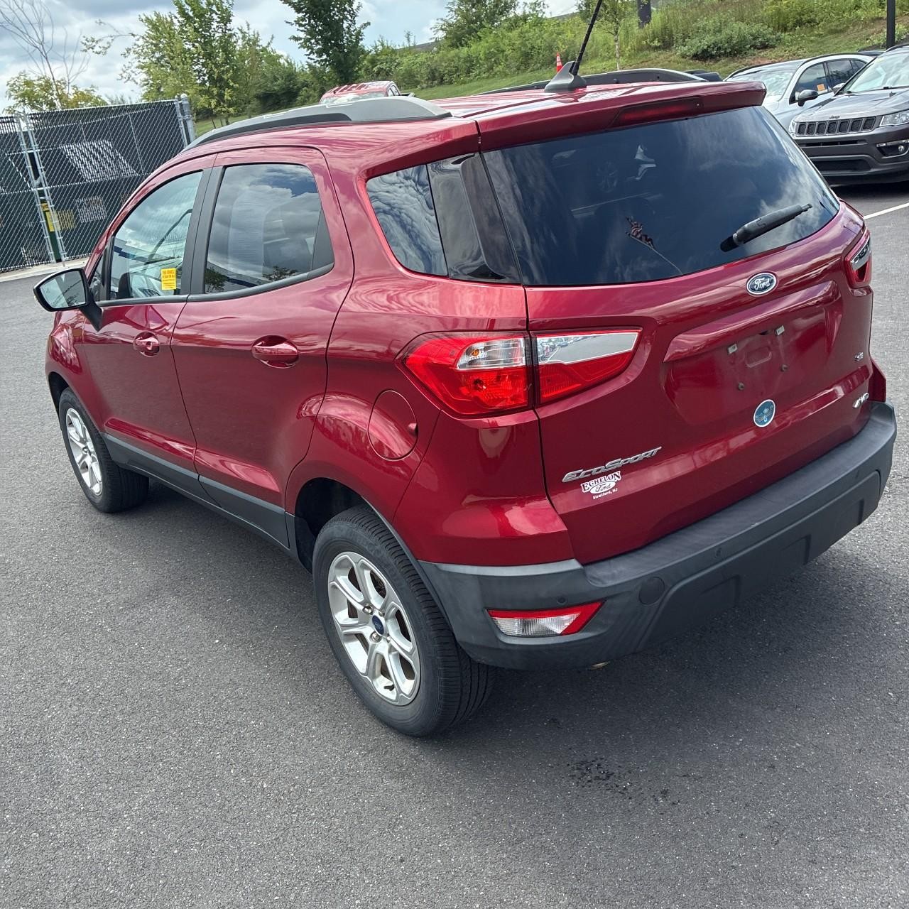 Ford EcoSport Vehicle Full-screen Gallery Image 3