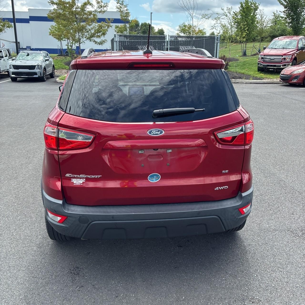 Ford EcoSport Vehicle Full-screen Gallery Image 4