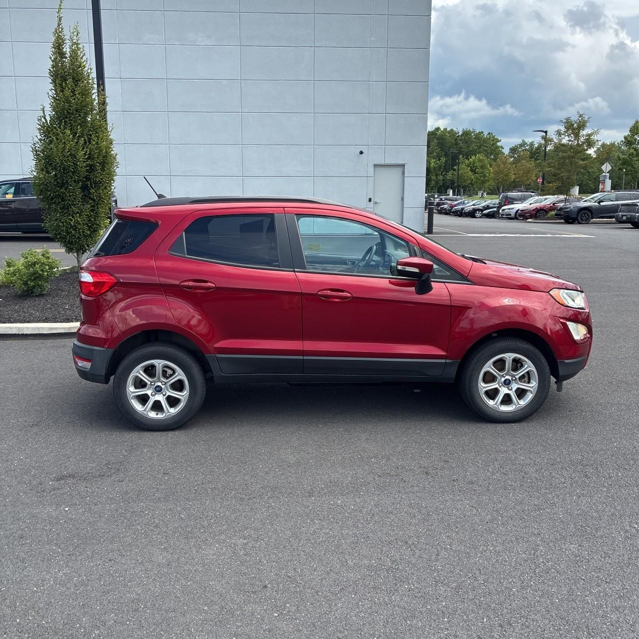 Ford EcoSport Vehicle Full-screen Gallery Image 6