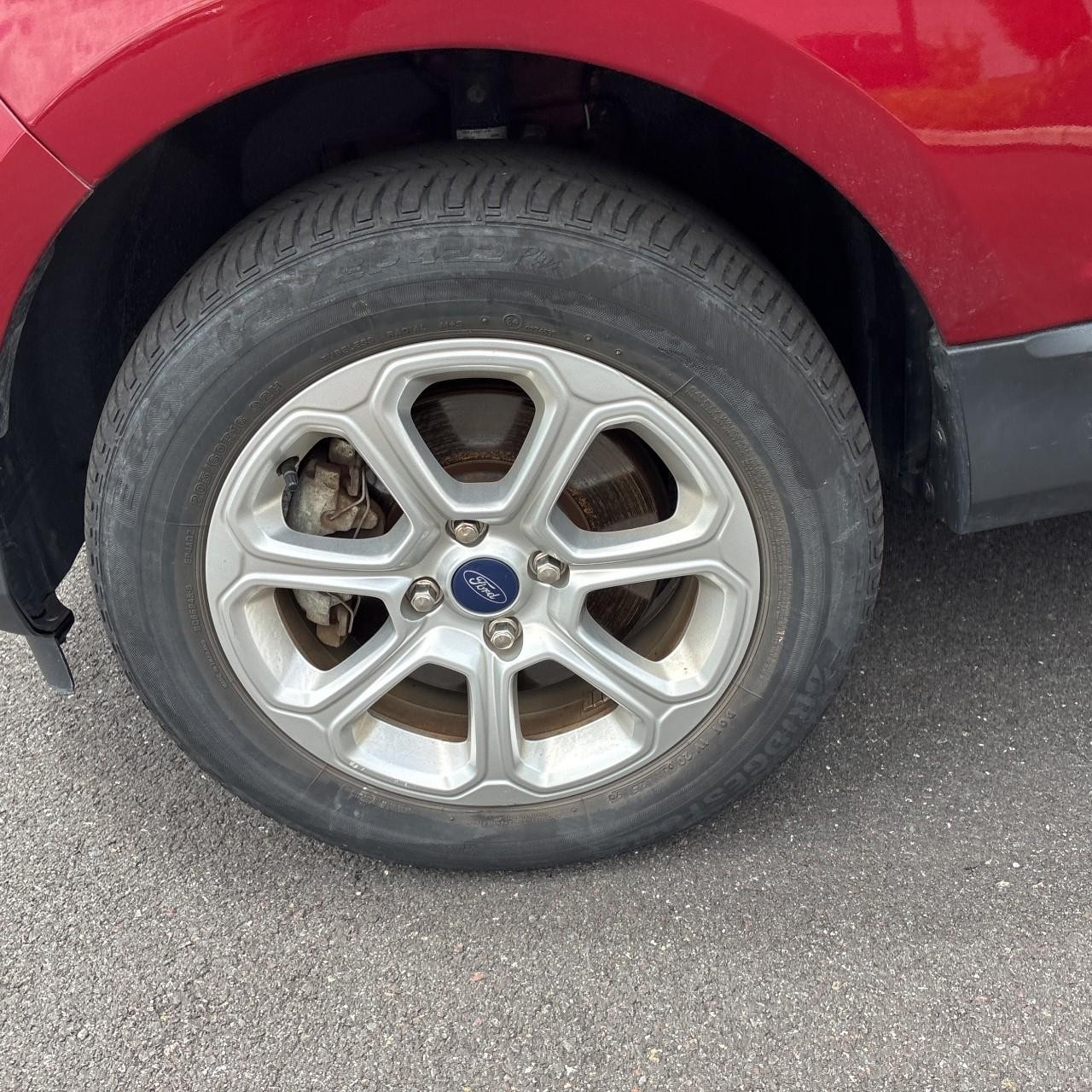 Ford EcoSport Vehicle Full-screen Gallery Image 19