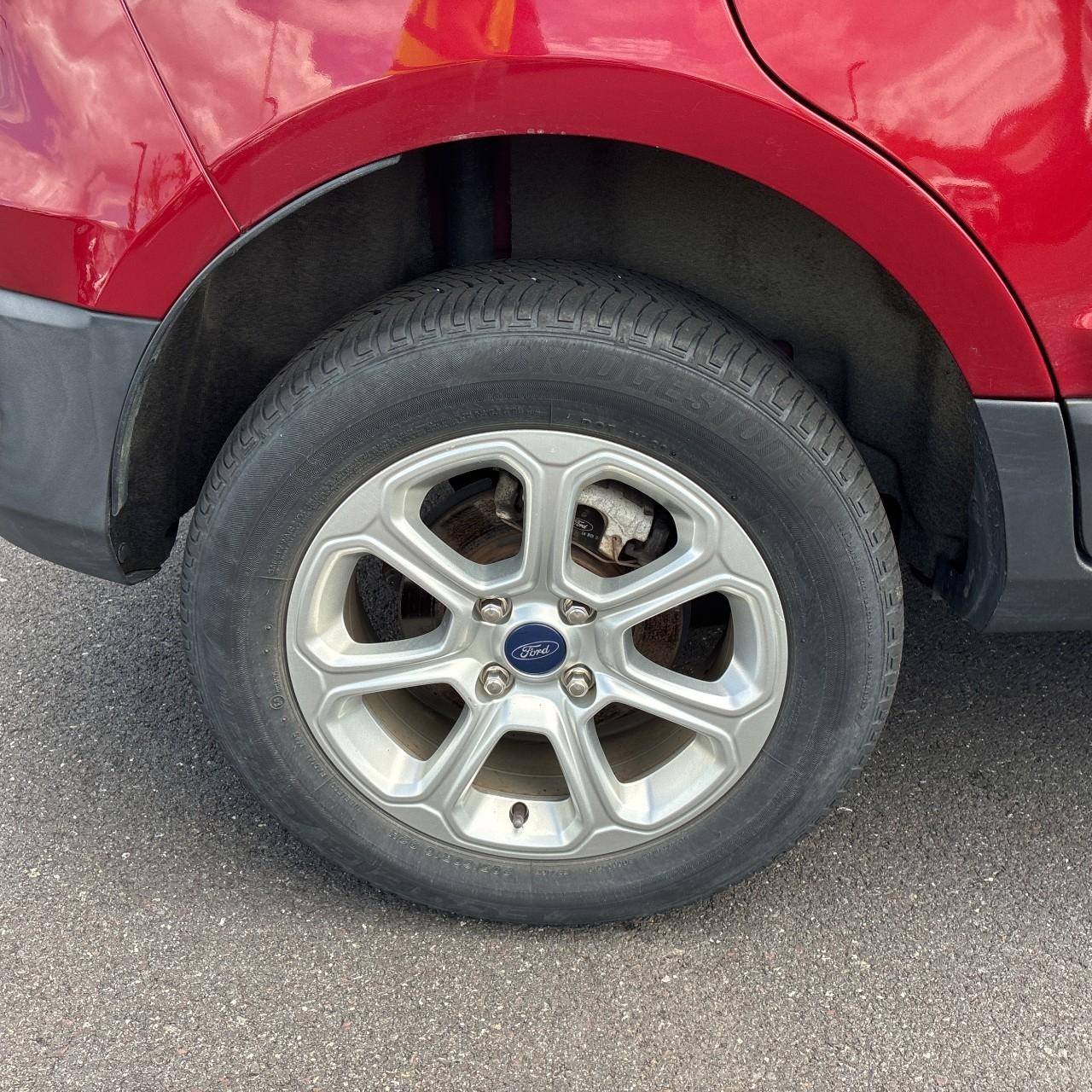 Ford EcoSport Vehicle Full-screen Gallery Image 21