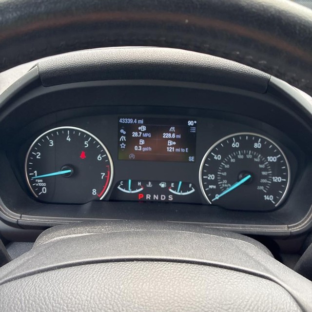 Ford EcoSport Vehicle Full-screen Gallery Image 12