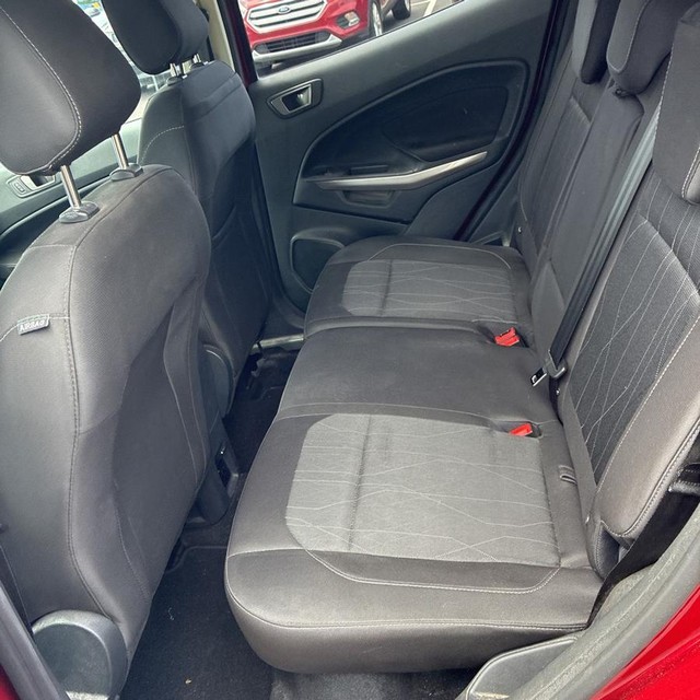 Ford EcoSport Vehicle Full-screen Gallery Image 15