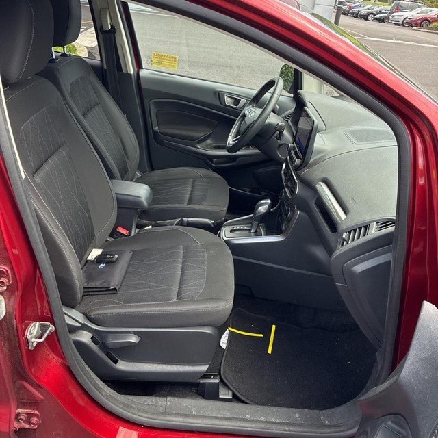 Ford EcoSport Vehicle Full-screen Gallery Image 17