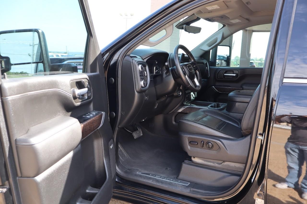 GMC Sierra 2500HD Vehicle Full-screen Gallery Image 11