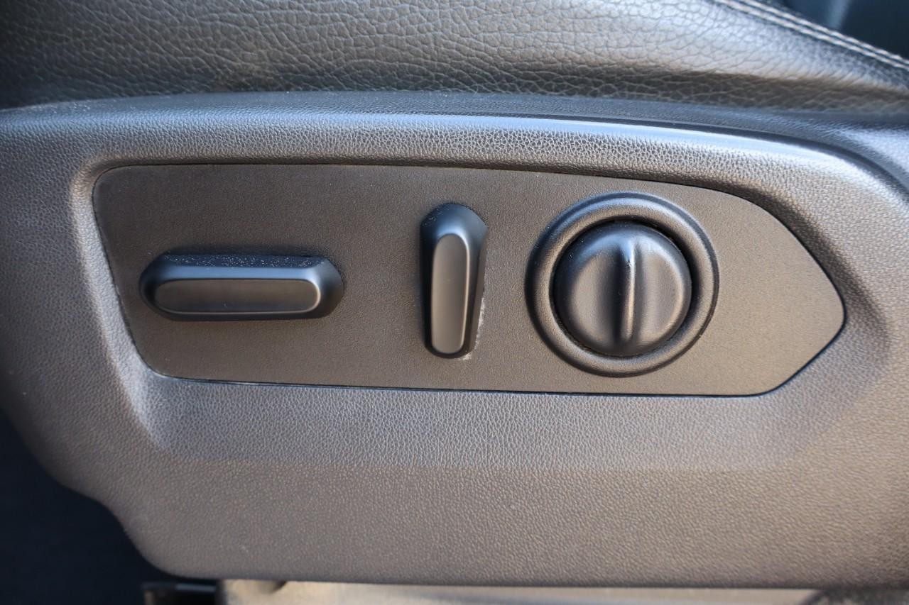 GMC Sierra 2500HD Vehicle Full-screen Gallery Image 14
