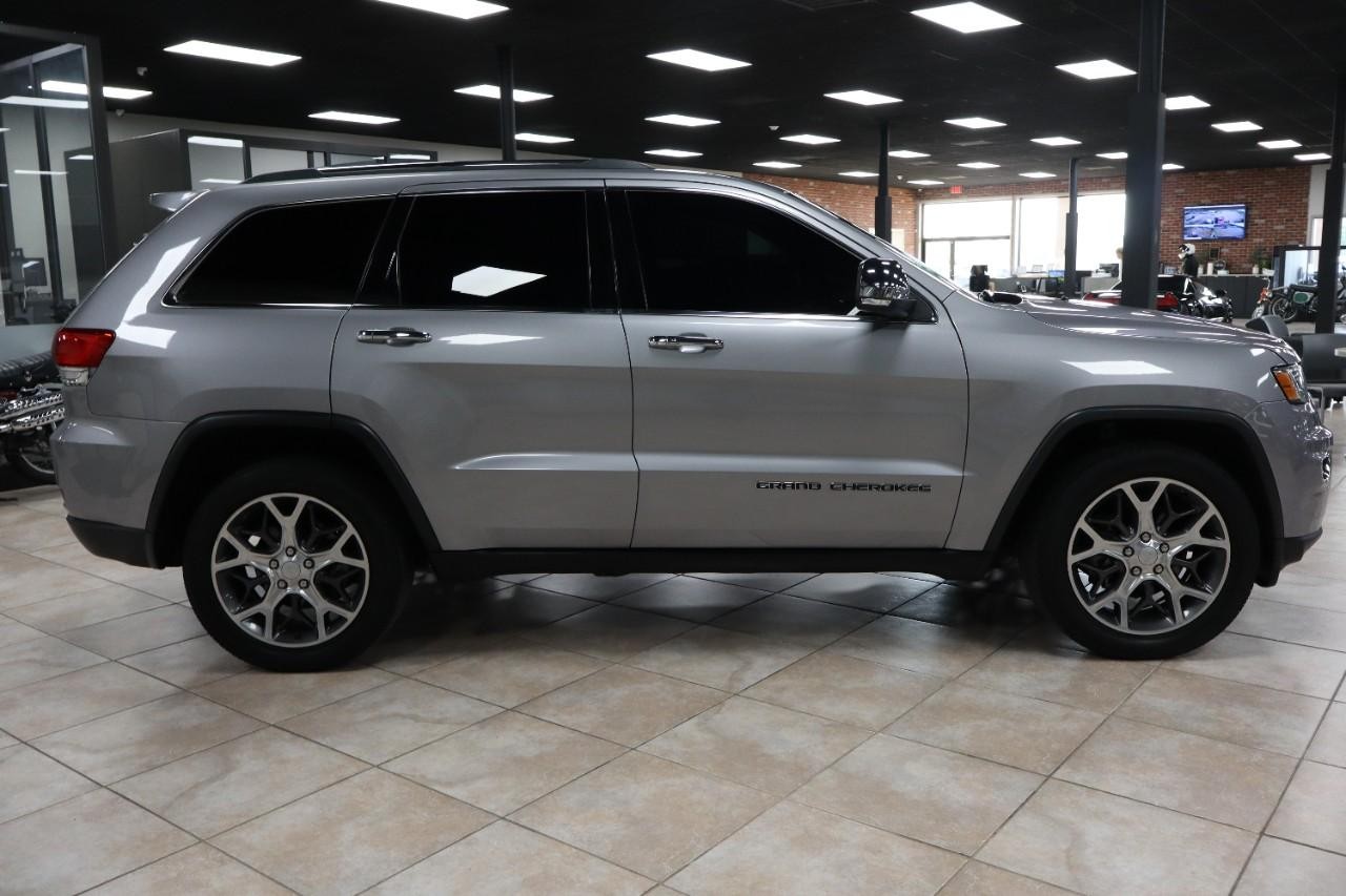 Jeep Grand Cherokee Vehicle Full-screen Gallery Image 7