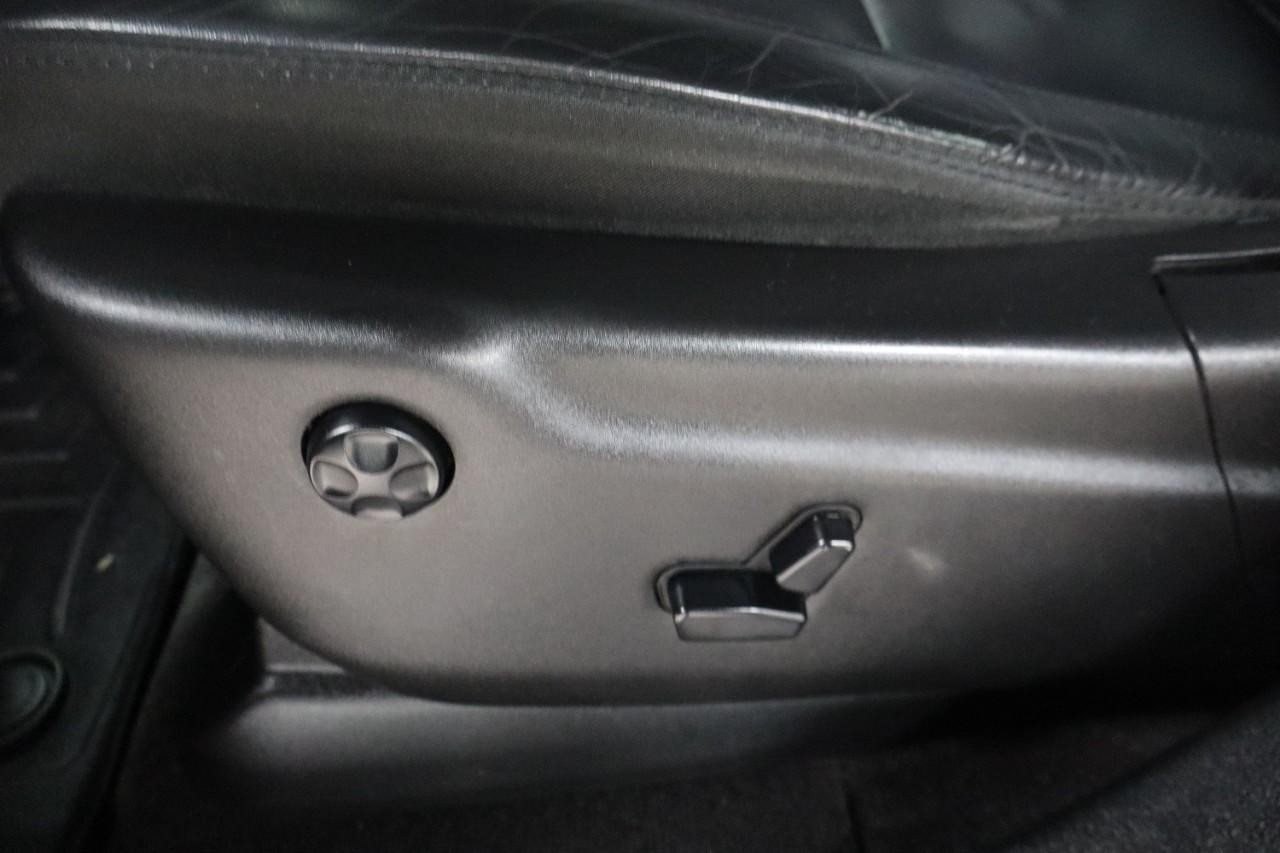 Jeep Grand Cherokee Vehicle Full-screen Gallery Image 13
