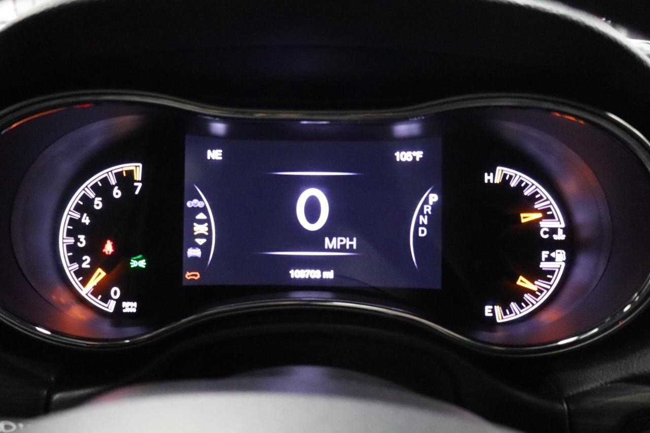 Jeep Grand Cherokee Vehicle Full-screen Gallery Image 20
