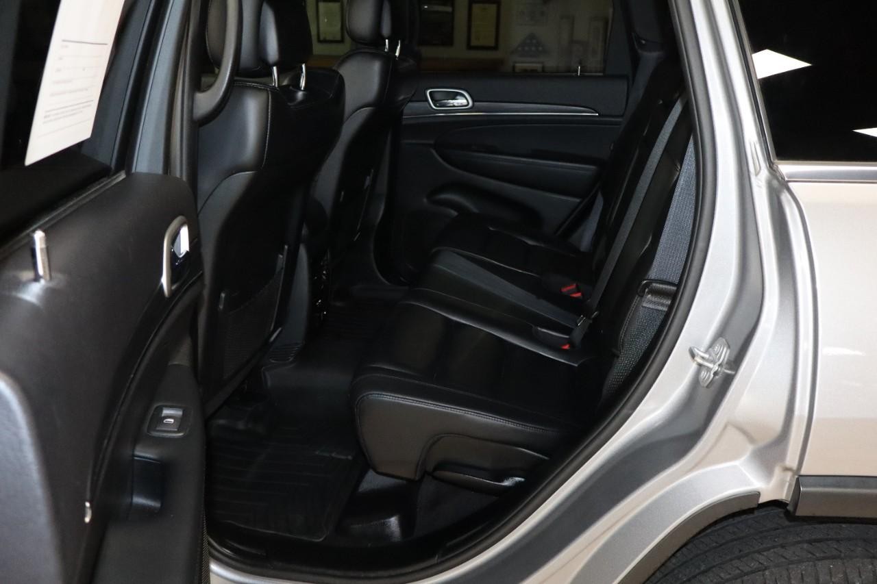 Jeep Grand Cherokee Vehicle Full-screen Gallery Image 26