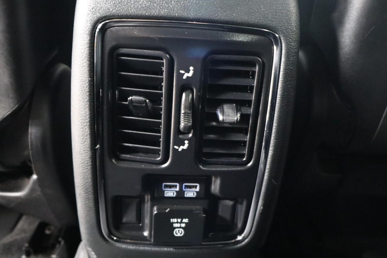 Jeep Grand Cherokee Vehicle Full-screen Gallery Image 27
