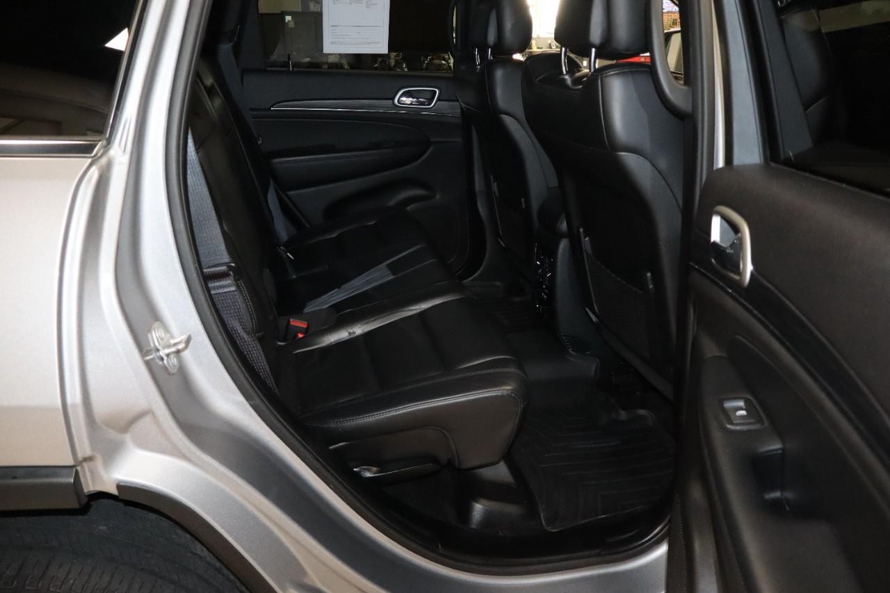 Jeep Grand Cherokee Vehicle Full-screen Gallery Image 29