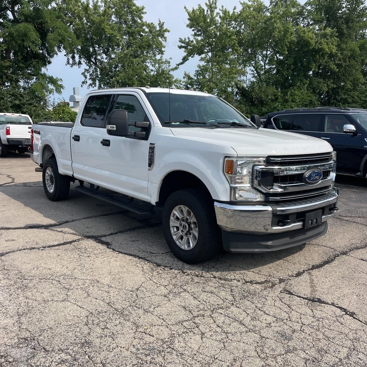 Ford Super Duty F-250 SRW Vehicle Full-screen Gallery Image 8