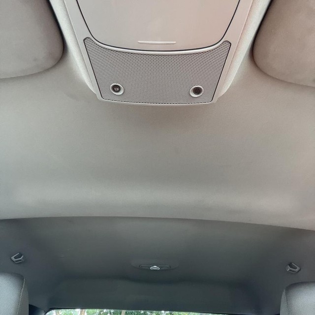 Ford Super Duty F-250 SRW Vehicle Full-screen Gallery Image 19