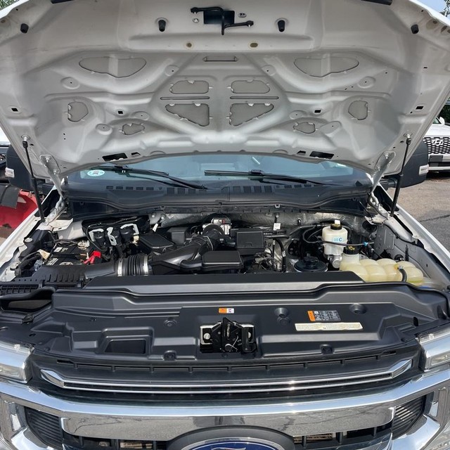 Ford Super Duty F-250 SRW Vehicle Full-screen Gallery Image 20