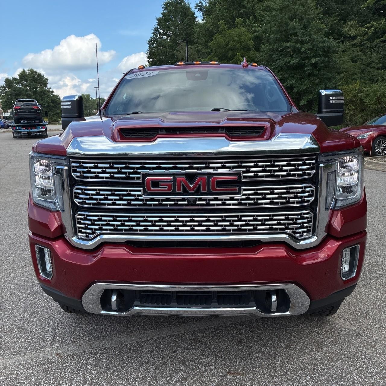 GMC Sierra 2500HD Vehicle Full-screen Gallery Image 7