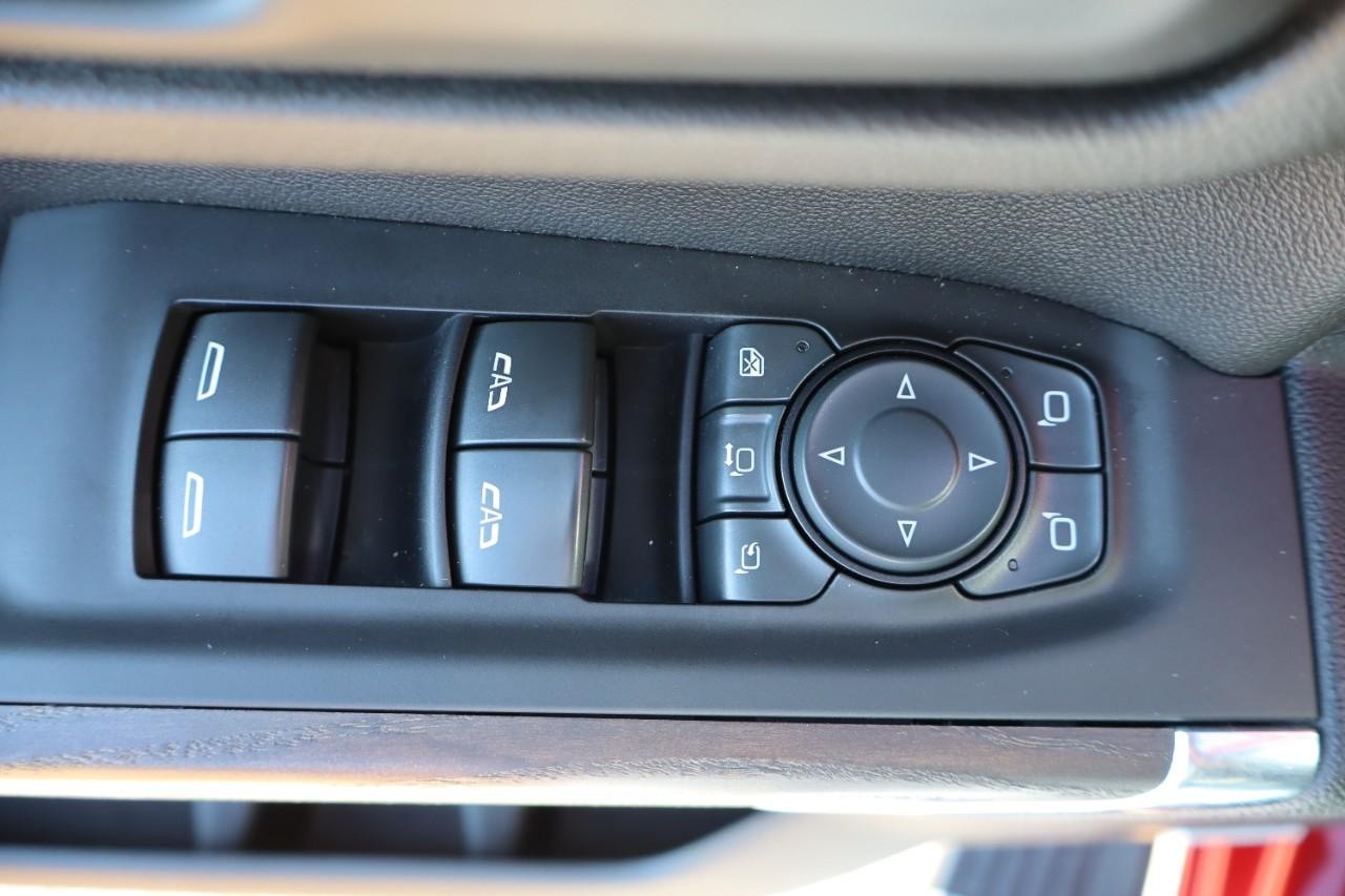 GMC Sierra 2500HD Vehicle Full-screen Gallery Image 11