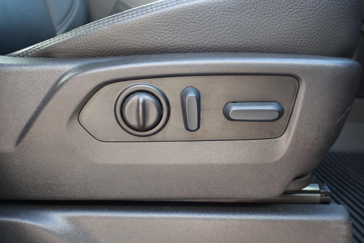 GMC Sierra 2500HD Vehicle Full-screen Gallery Image 35