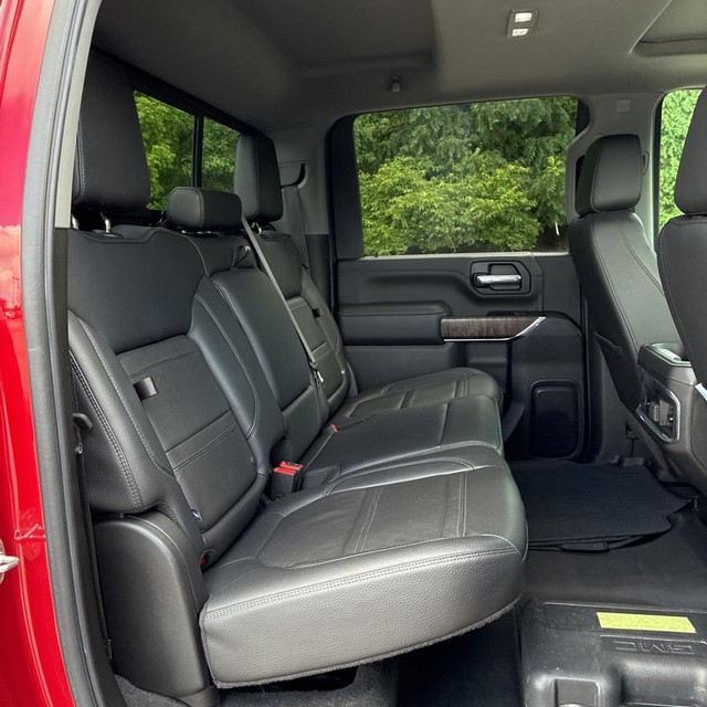 GMC Sierra 2500HD Vehicle Full-screen Gallery Image 12