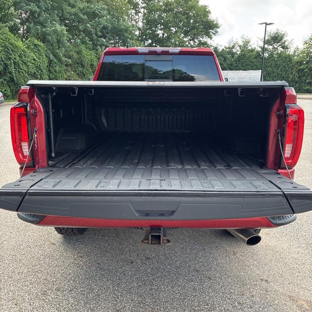 GMC Sierra 2500HD Vehicle Full-screen Gallery Image 17