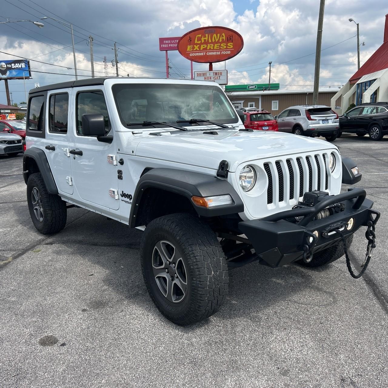 Jeep Wrangler Vehicle Full-screen Gallery Image 5