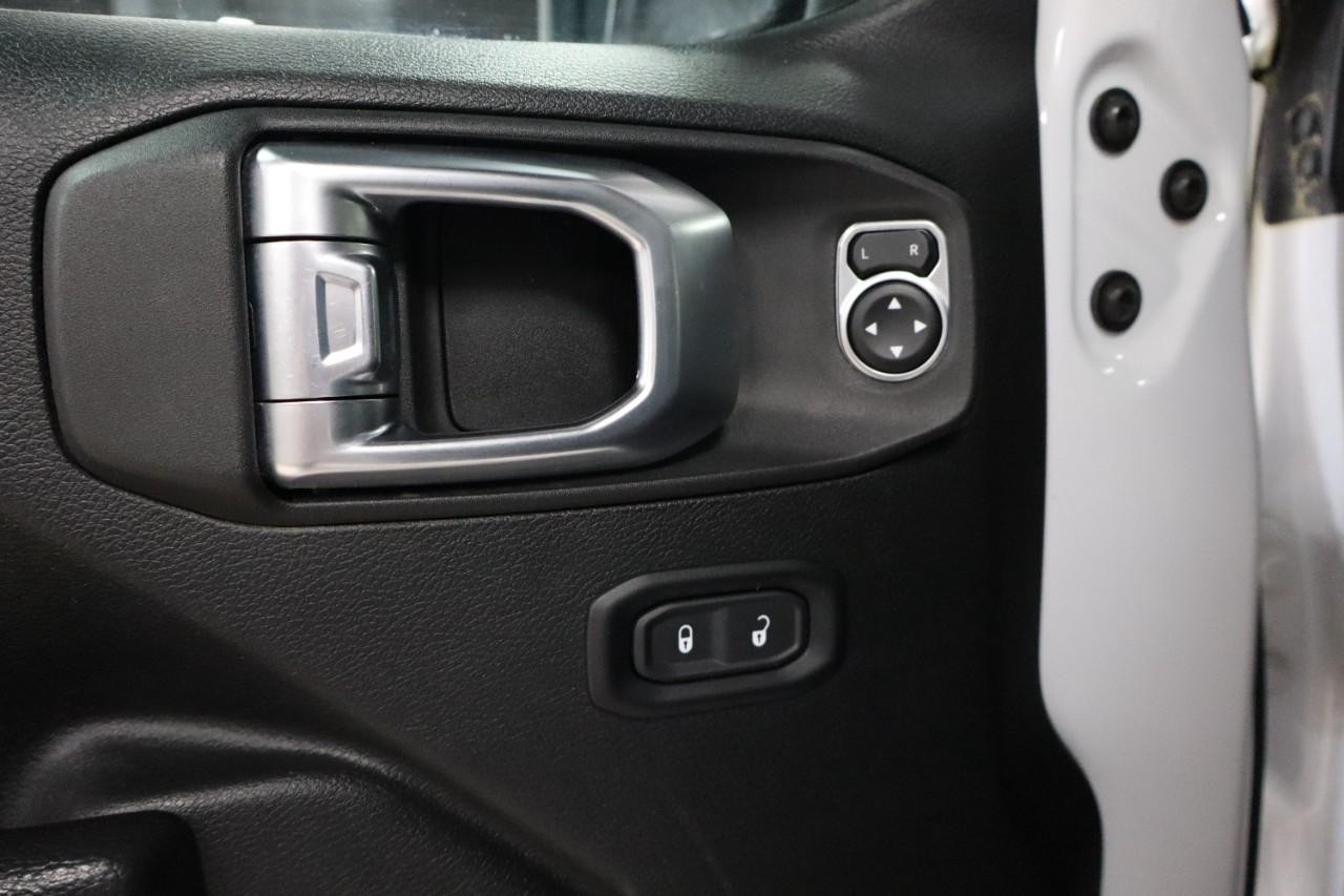 Jeep Wrangler Vehicle Full-screen Gallery Image 10