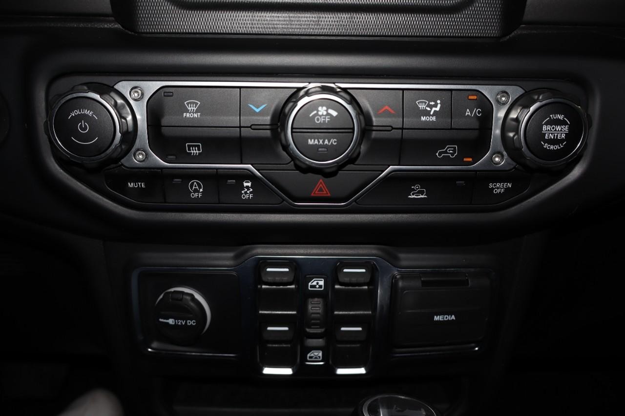 Jeep Wrangler Vehicle Full-screen Gallery Image 18