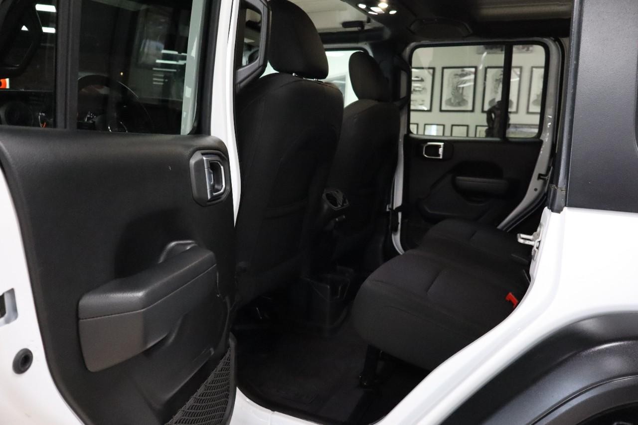 Jeep Wrangler Vehicle Full-screen Gallery Image 20