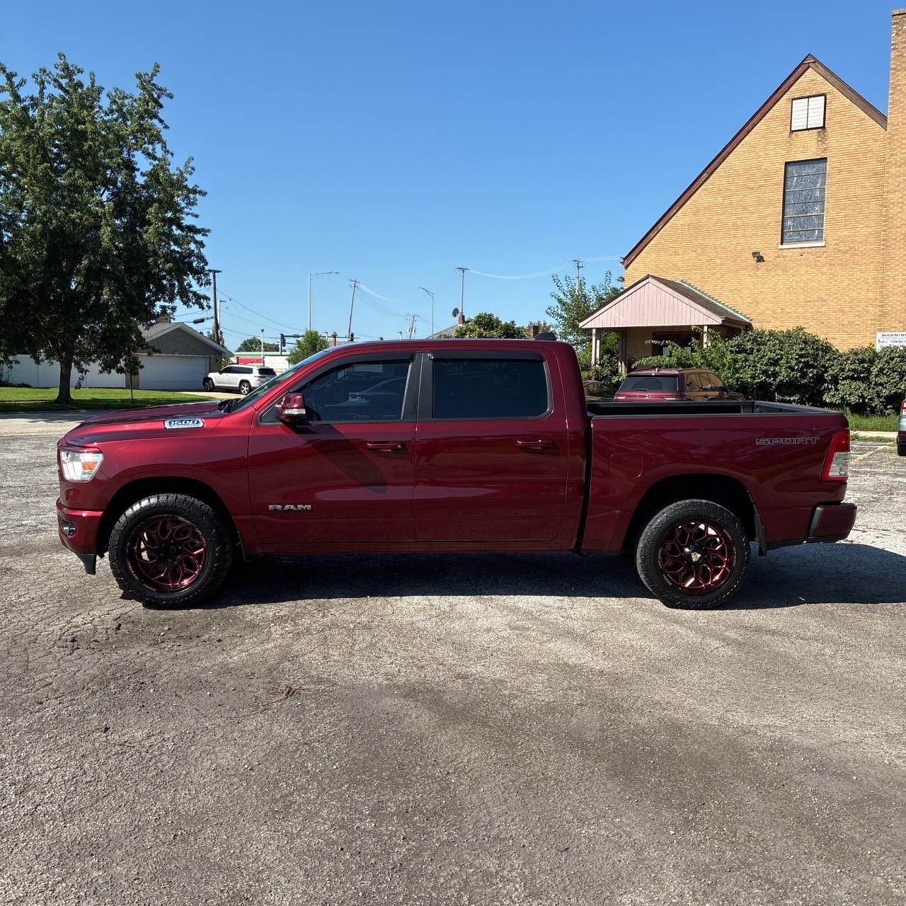 Ram 1500 Vehicle Full-screen Gallery Image 2