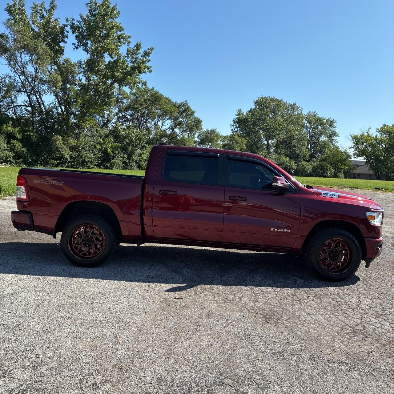 Ram 1500 Vehicle Full-screen Gallery Image 6