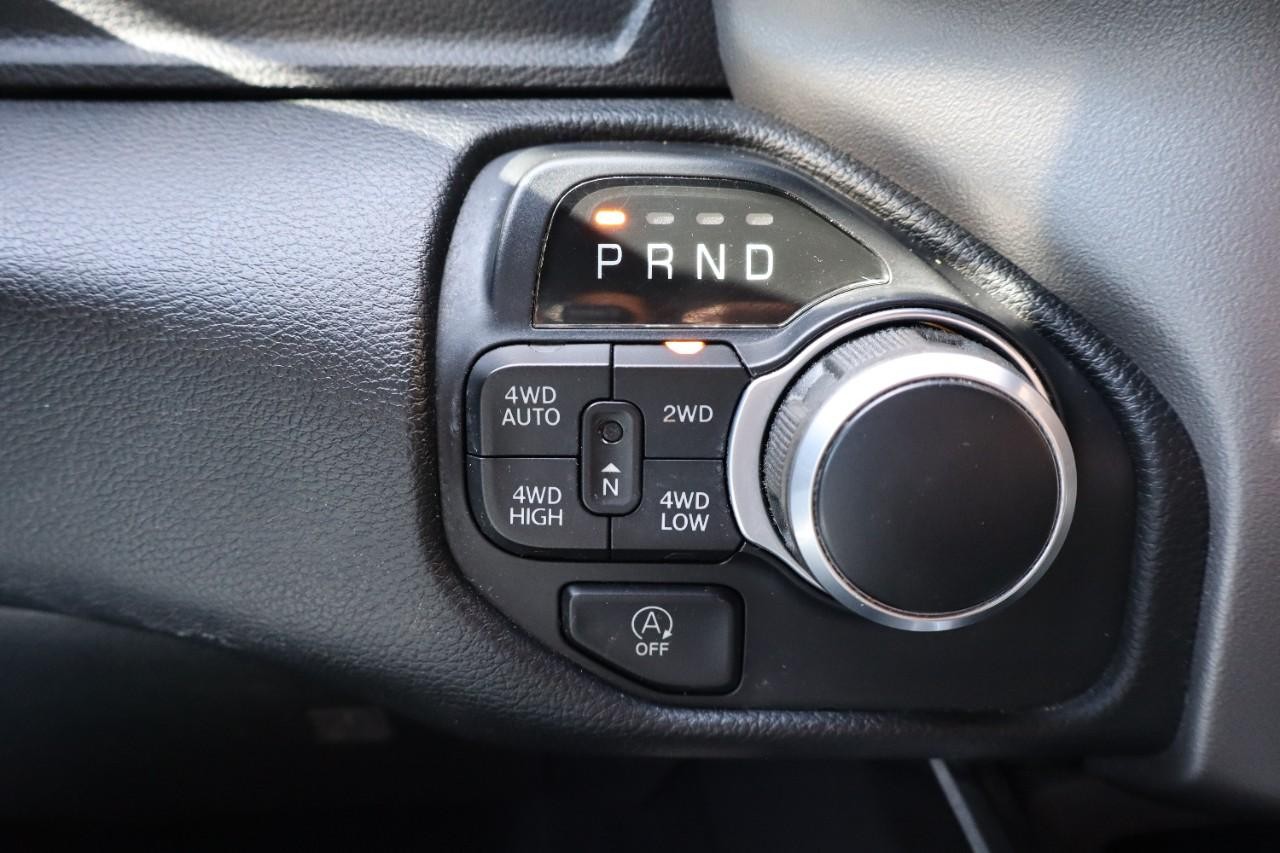 Ram 1500 Vehicle Full-screen Gallery Image 16